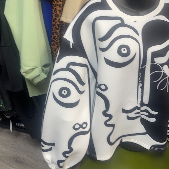 ✨🎇🎉🎆Akira Face oversize Top - Picture 5 of 6